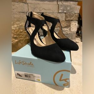 Lifestride Giovanna 2 black suede pumps